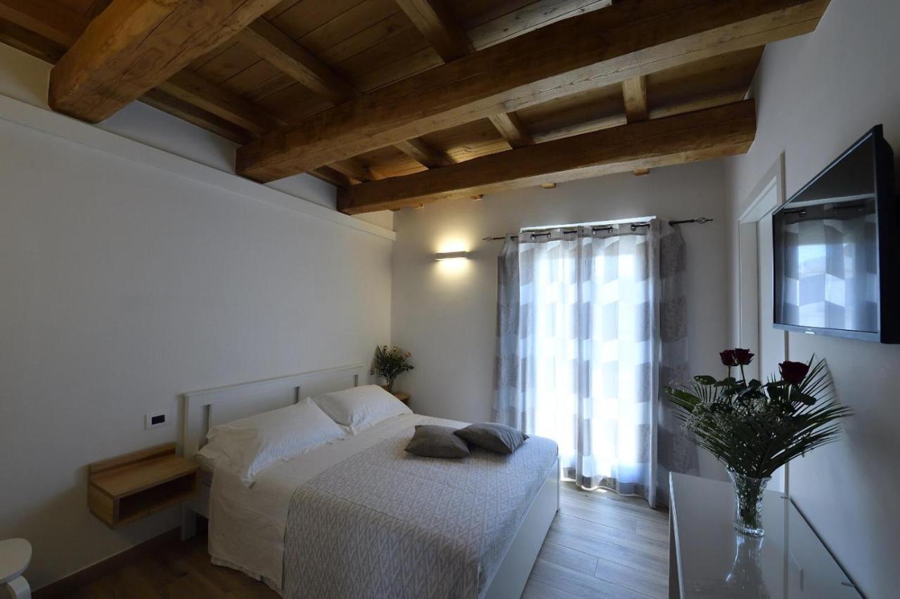 Le Benedettine Affittacamere Relais Fondi Exterior photo