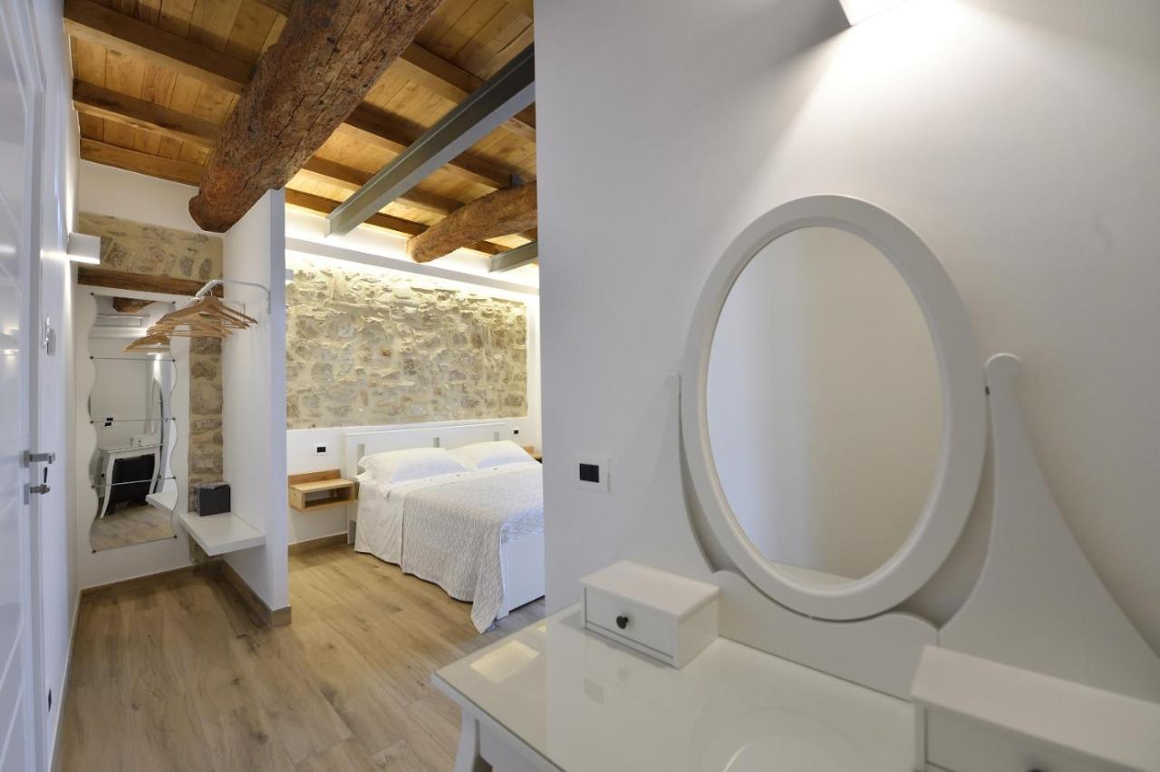 Le Benedettine Affittacamere Relais Fondi Exterior photo