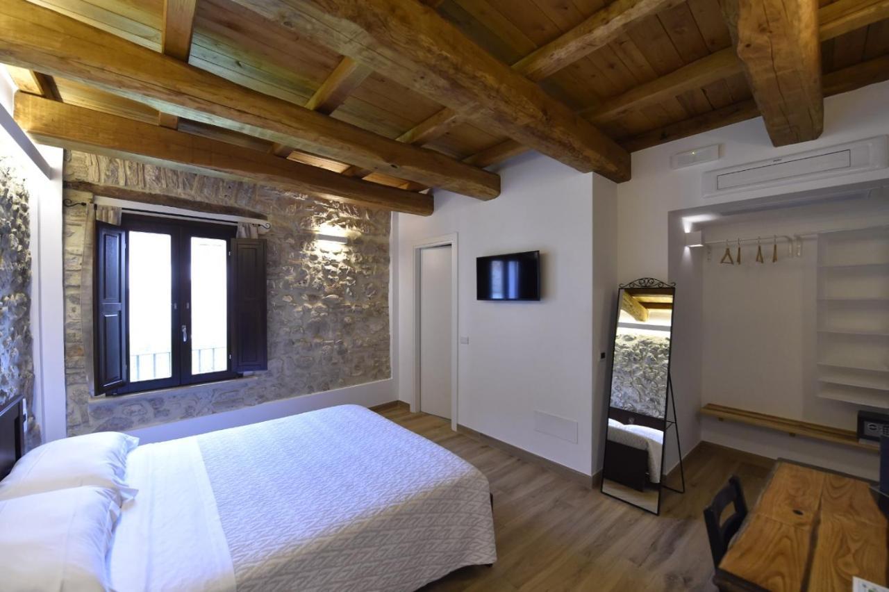 Le Benedettine Affittacamere Relais Fondi Exterior photo